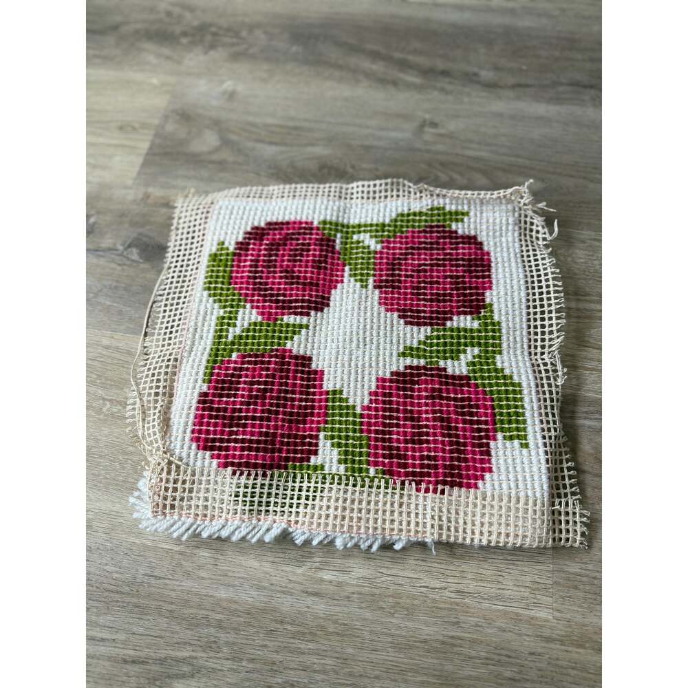 Vintage Roses Latch Hook - Picture 3 of 5